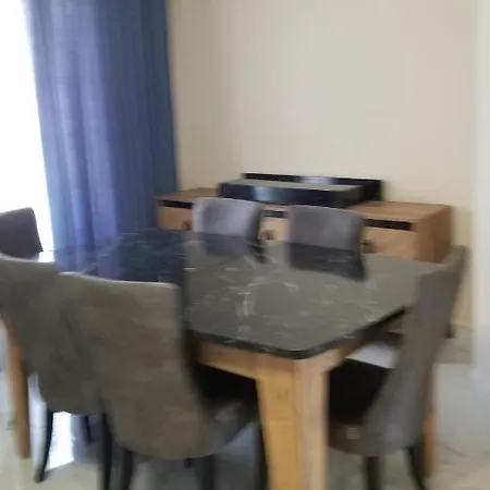 Huge Evleri 1 מרמריס