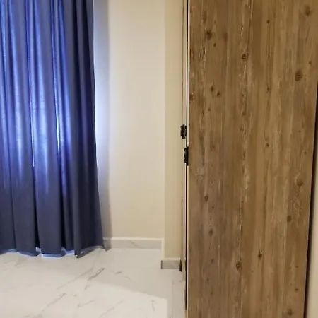 Apartment Huge Evleri 1 *