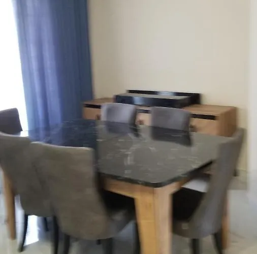 Huge Evleri 1 מרמריס